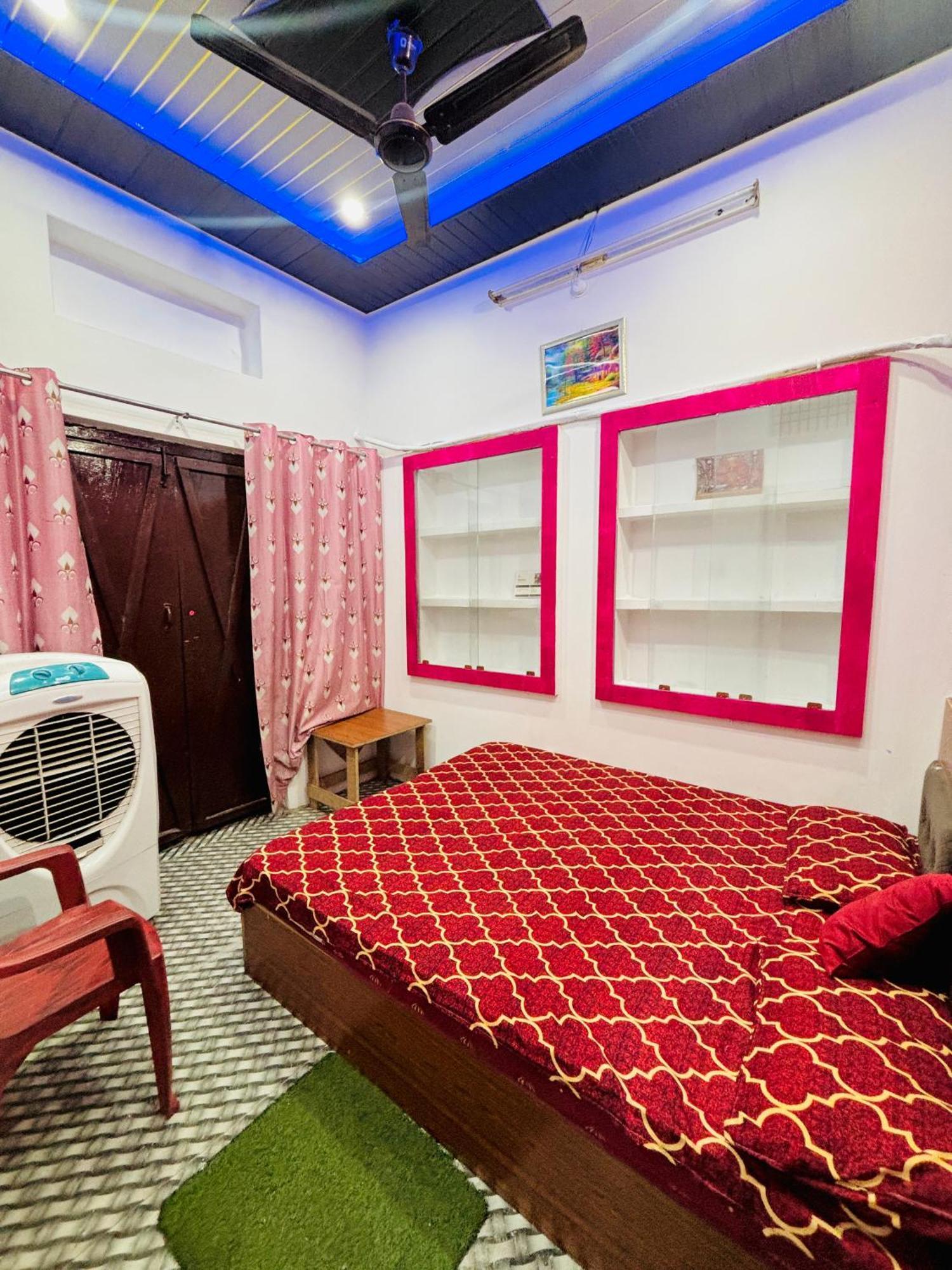 Shivalay Paying Guest House Varanasi Exterior foto