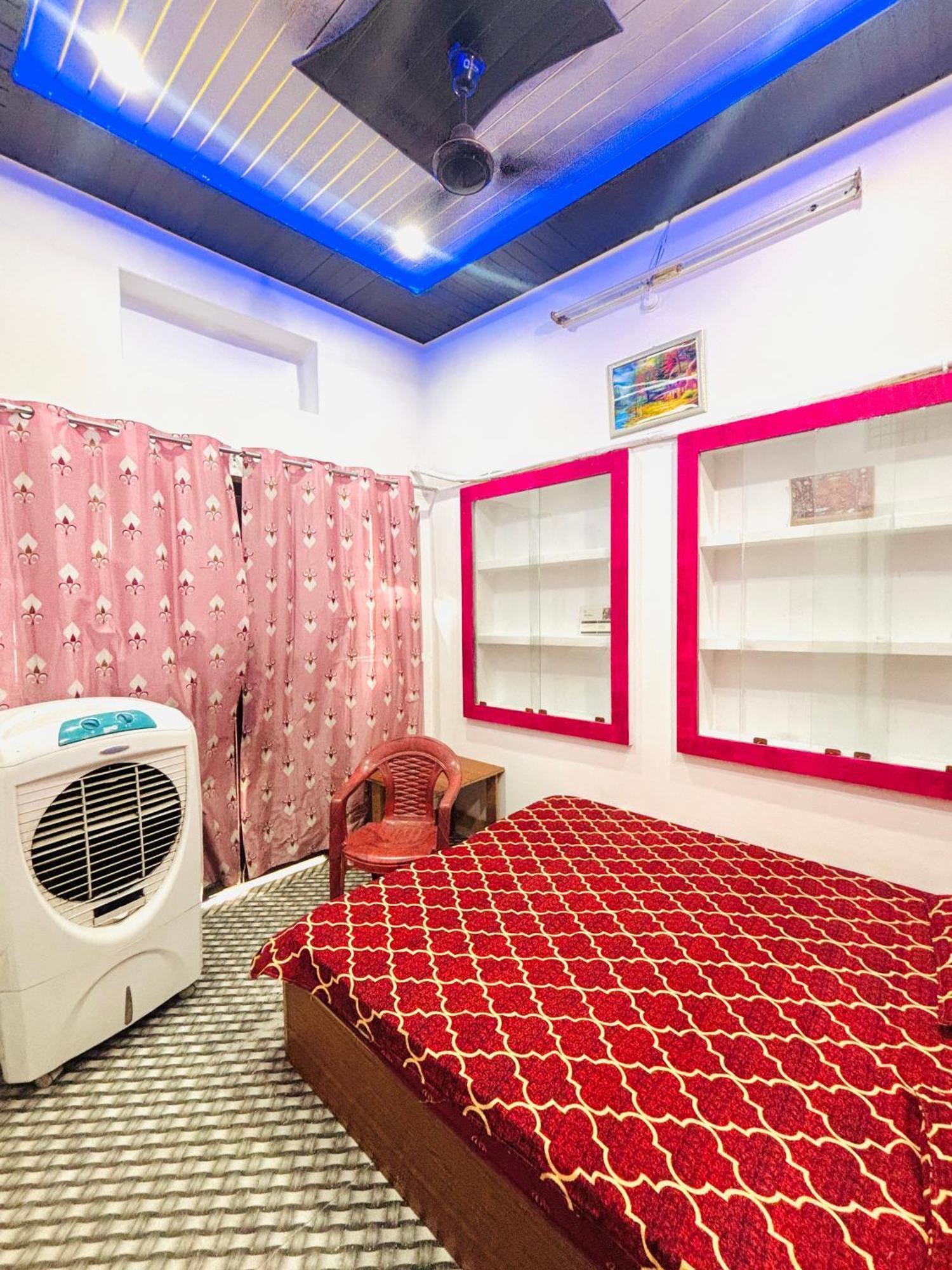 Shivalay Paying Guest House Varanasi Exterior foto
