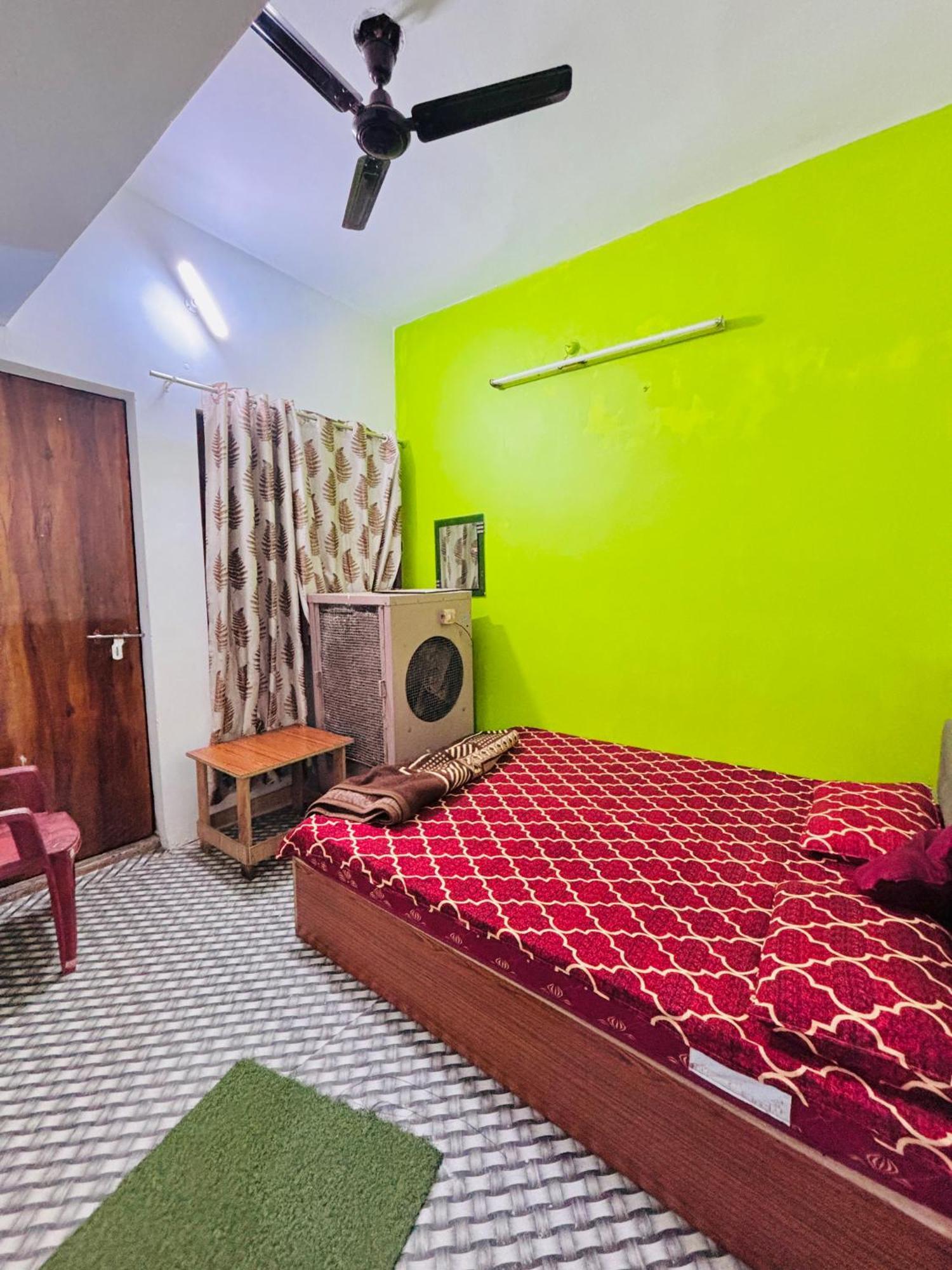 Shivalay Paying Guest House Varanasi Exterior foto